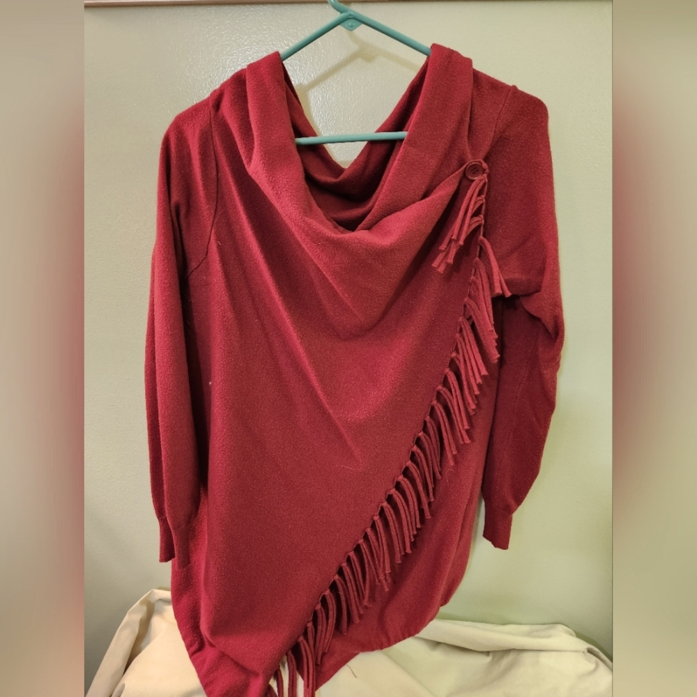 Large wrap cross sweater with fringes